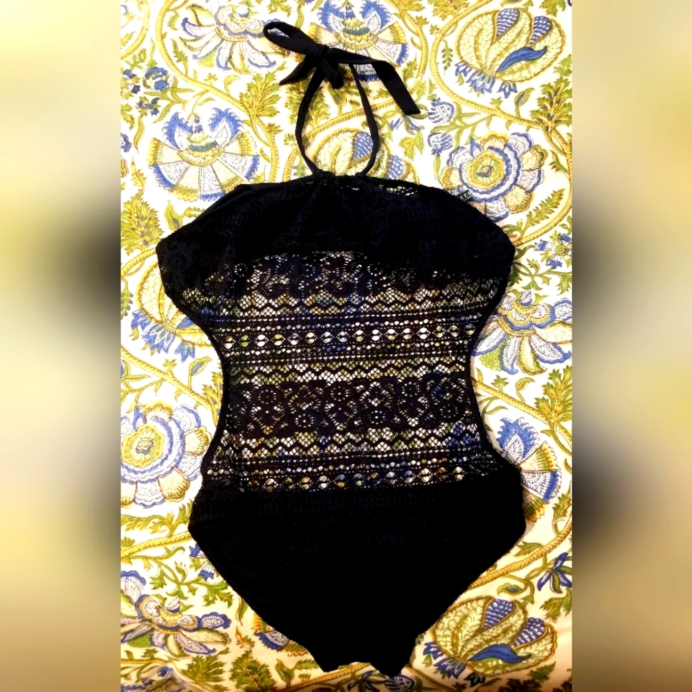 Ralph Lauren Bkack 1 Piece Crochet Haltered Swimsuit*Medium.